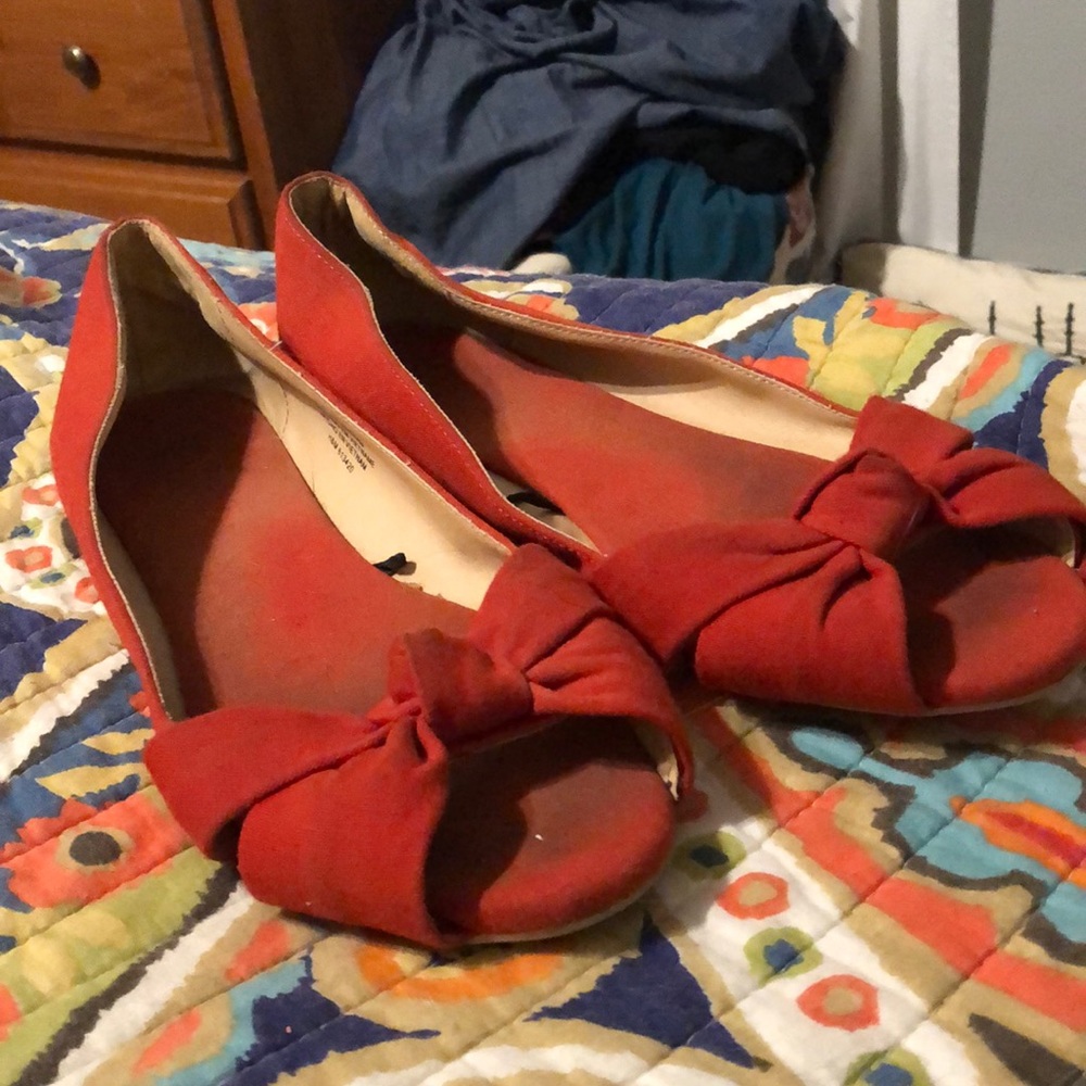 3/$15 Adorable red flats!